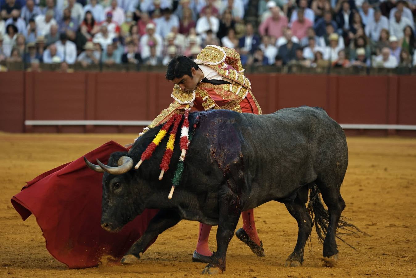 Mano a mano entre Ferrera y Perera en la plaza de toros de Sevilla en 2022. JUAN FLORES