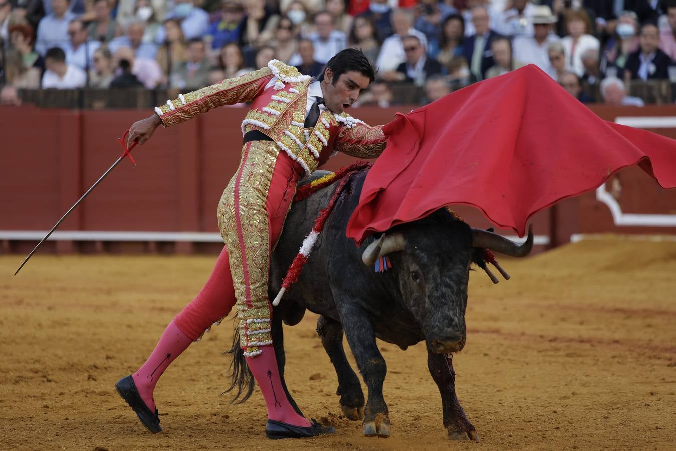 Mano a mano entre Ferrera y Perera en la plaza de toros de Sevilla en 2022. JUAN FLORES