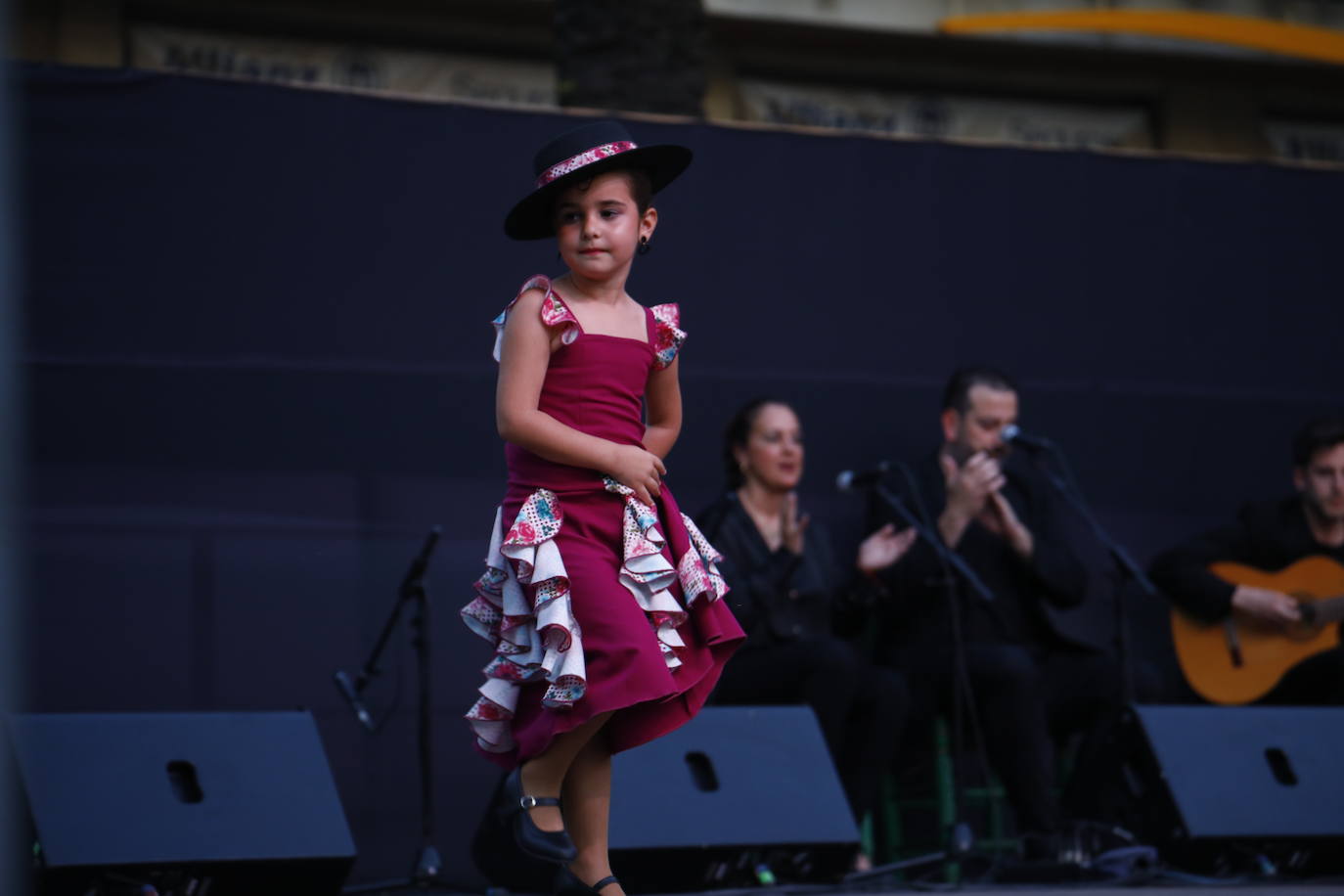 Cruces de Mayo en Córdoba | El vibrante Certamen de Academias de Baile