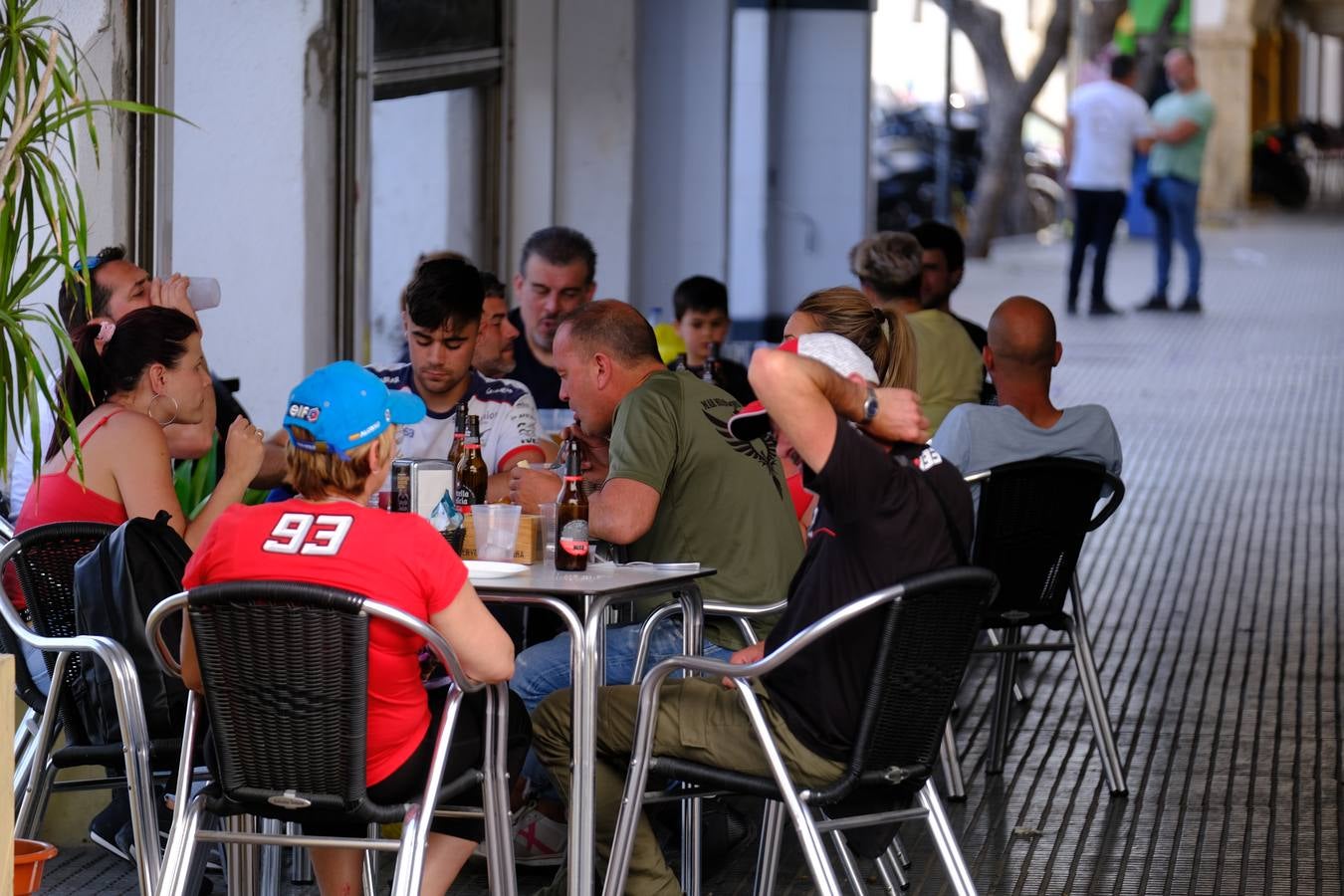 Las carreras terminan... pero muchos moteros se quedan en Cádiz para disfrutar del Puente de mayo