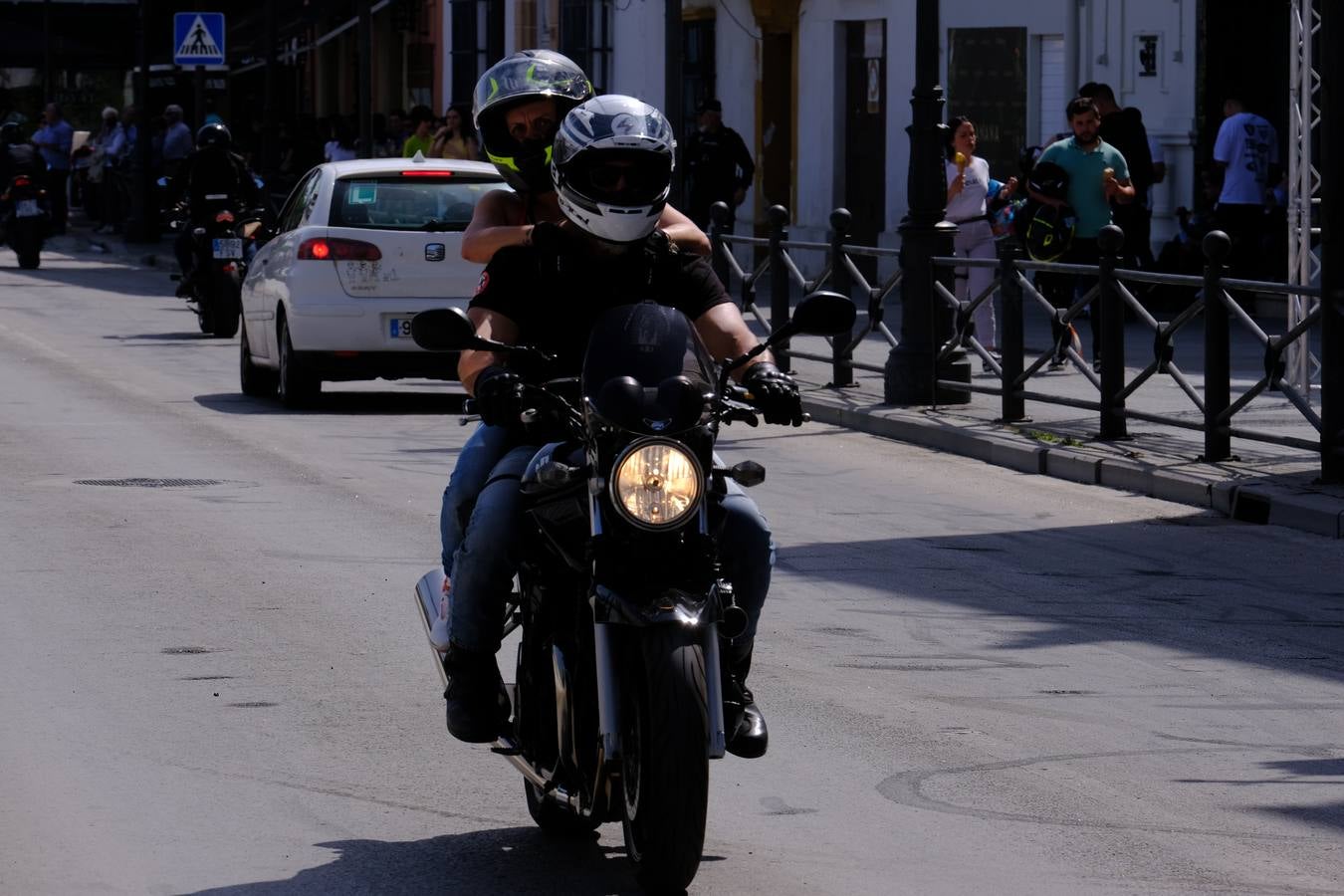 Fotos: muchos moteros resisten en El Puerto para aprovechar el Puente de mayo