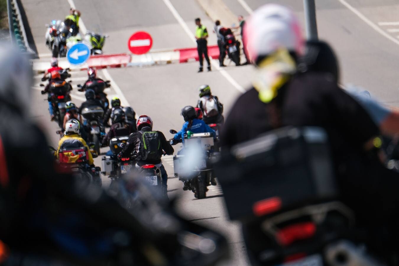 Fotos: salida de los moteros del circuito de Jerez tras la carrera de MotoGP