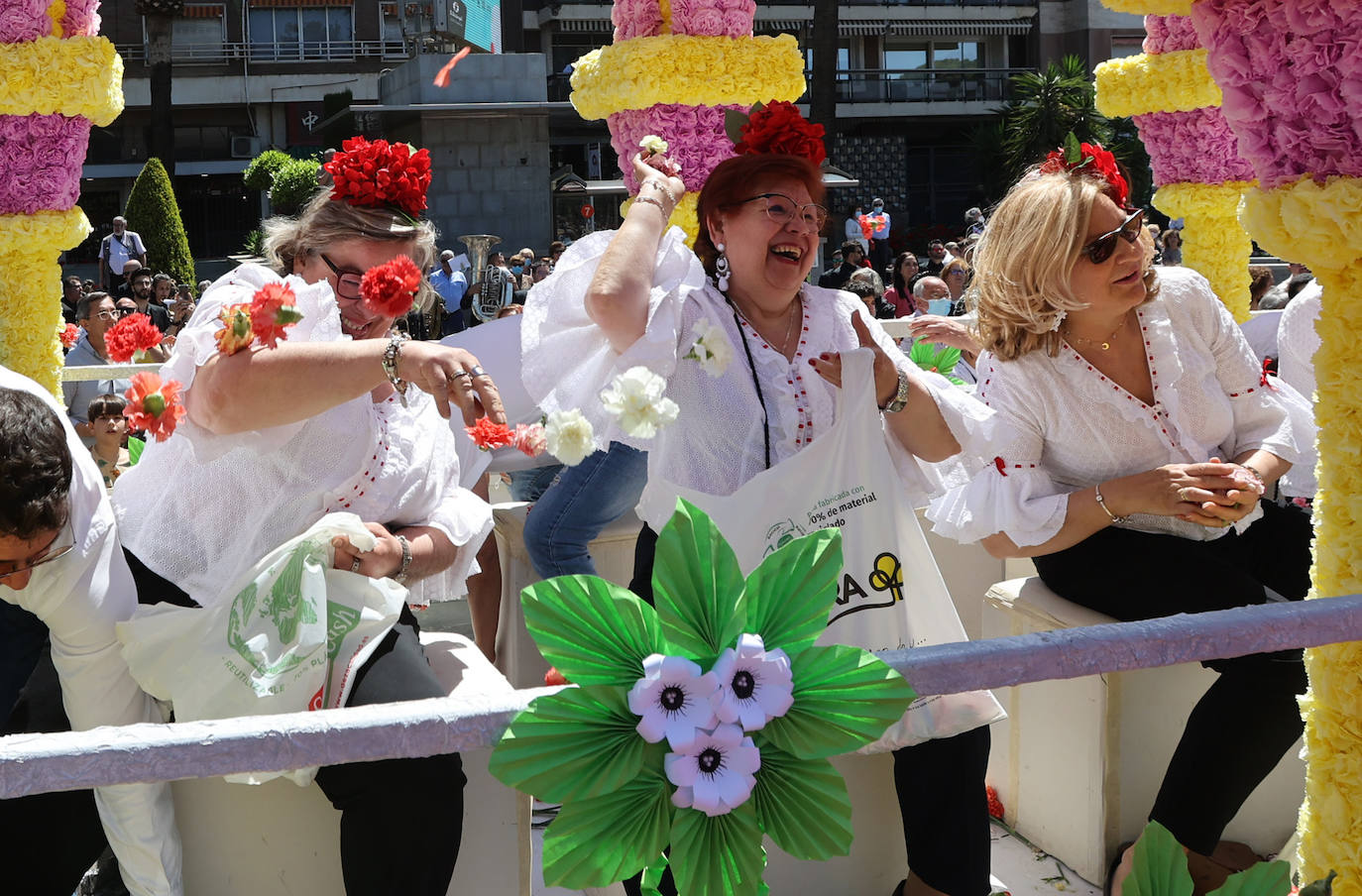 La espectacular Batalla de las Flores de Córdoba 2022, en imágenes