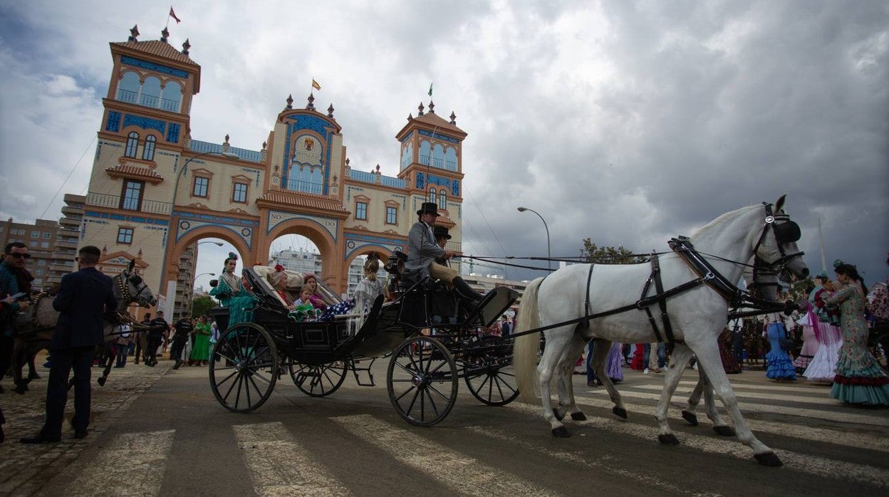 Feria de Sevilla 2022: un martes espléndido a pesar de la lluvia