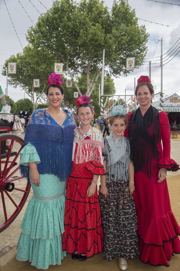 Asistentes al real en el miércoles de la Feria de Sevilla 2022. ROCÍO RUZ