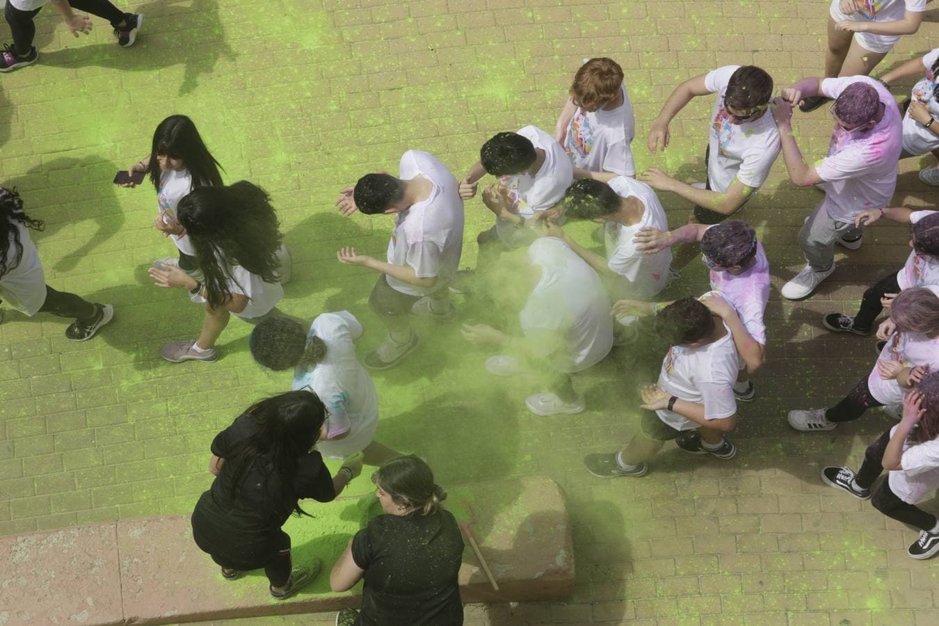 Fotos: &#039;Holi-Run&#039;, una carrera de color para celebrar el Día de las Escuelas Católicas en Cádiz