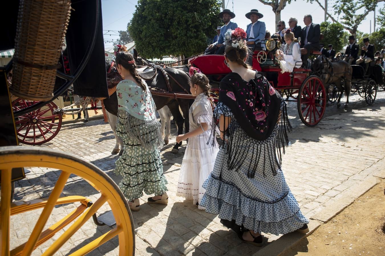 Ambiente durante el viernes en la Feria de Sevilla 2022. MAYA BALANYÀ