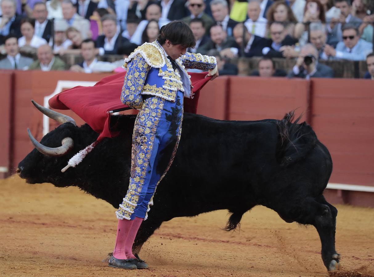 Corrida del viernes de farolillos de 2022 en la plaza de toros de Sevilla. RAÚL DOBLADO