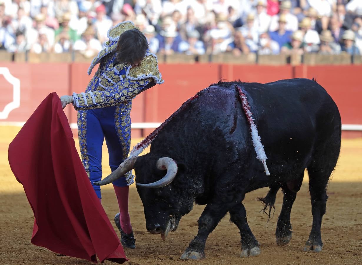 Corrida del viernes de farolillos de 2022 en la plaza de toros de Sevilla. RAÚL DOBLADO