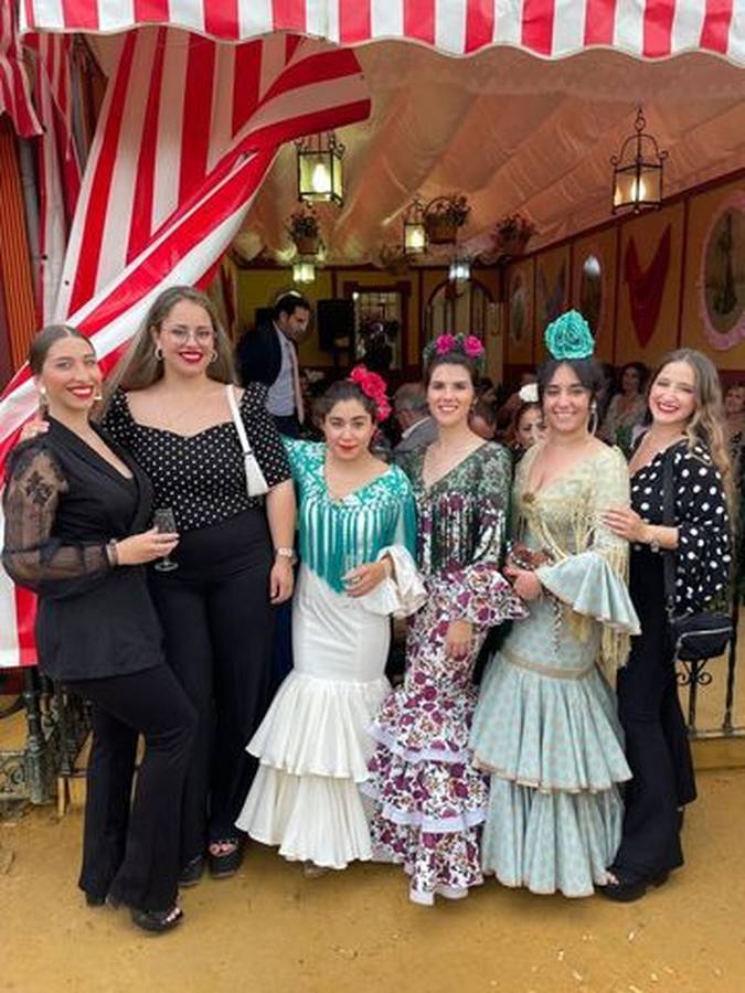 Foto de los lectores de ABC de la Feria de Sevilla 2022. ABC