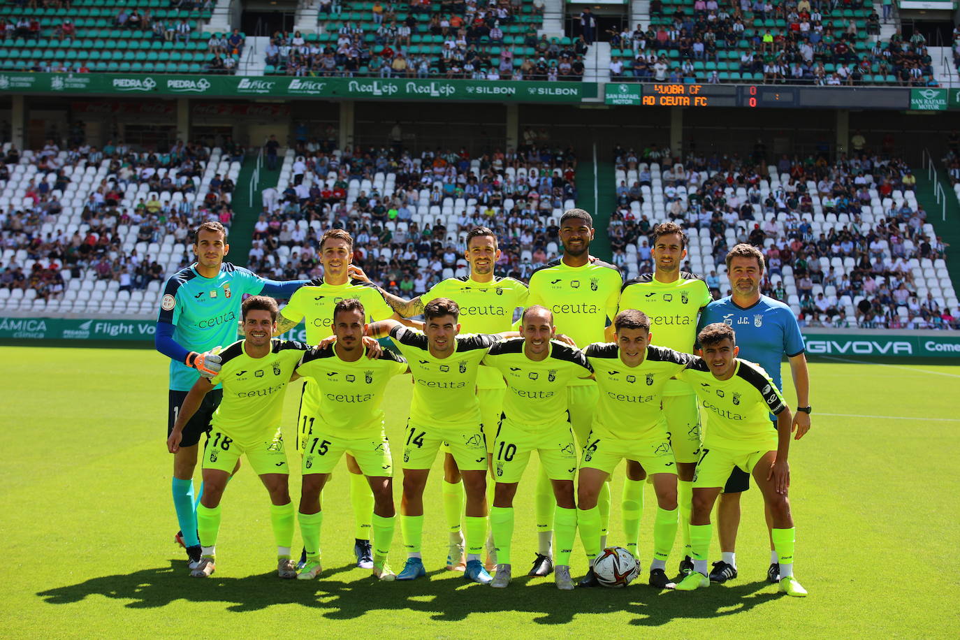 El ambiente y las mejores jugadas Córdoba CF - AD Ceuta en El Arcángel, en imágenes