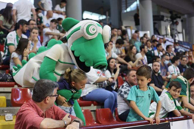 El excelente ambiente en las gradas del Córdoba Patrimonio - Barça