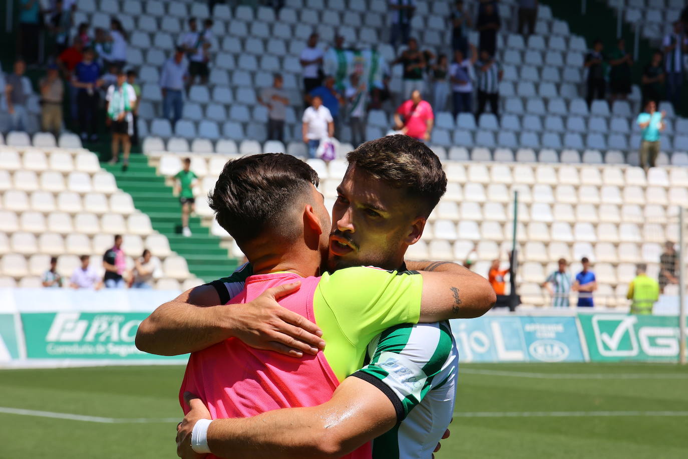 El ambiente y las mejores jugadas Córdoba CF - AD Ceuta en El Arcángel, en imágenes