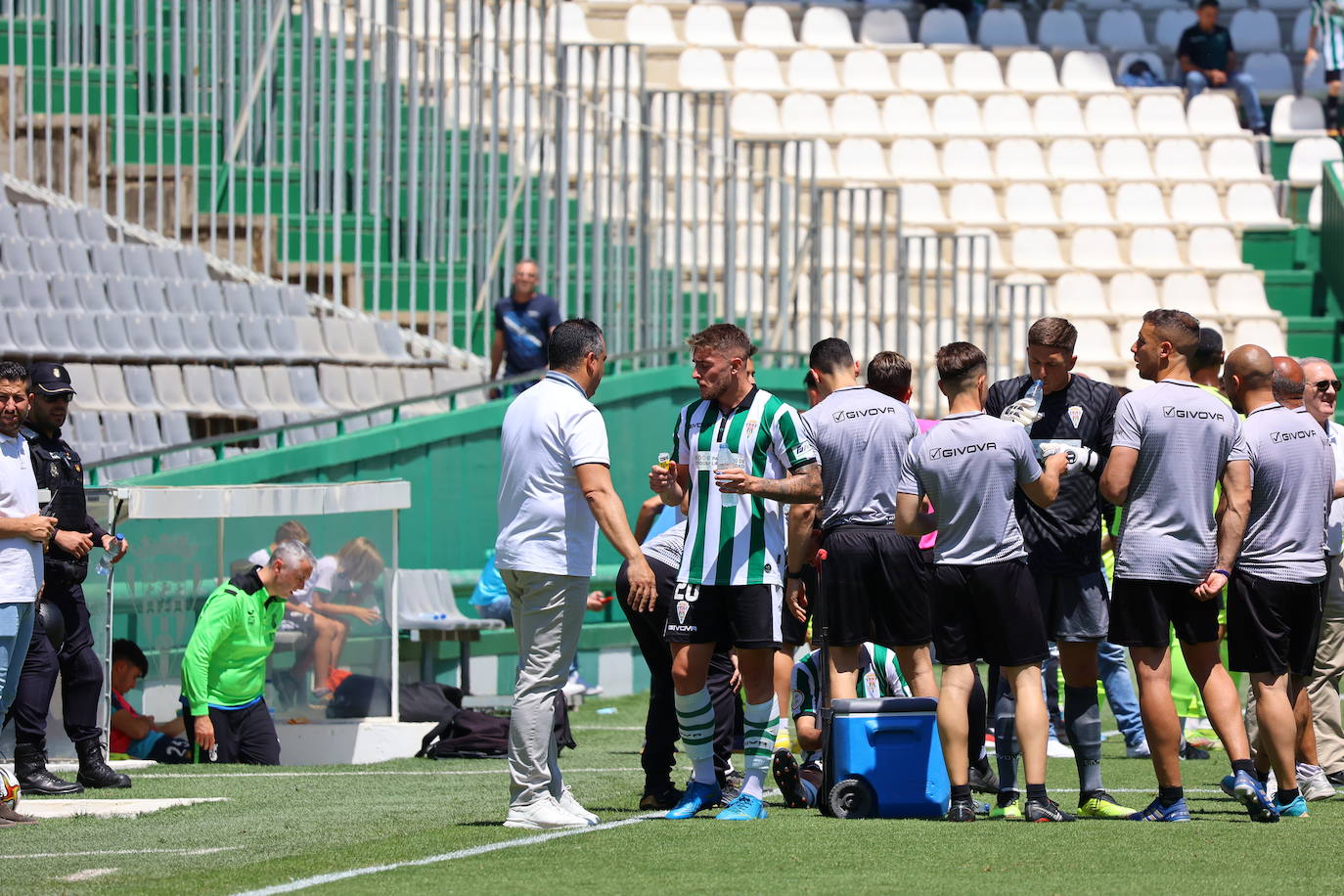 El ambiente y las mejores jugadas Córdoba CF - AD Ceuta en El Arcángel, en imágenes