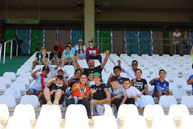 El ambiente y las mejores jugadas Córdoba CF - AD Ceuta en El Arcángel, en imágenes