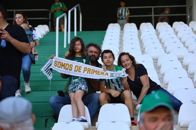 El ambiente y las mejores jugadas Córdoba CF - AD Ceuta en El Arcángel, en imágenes