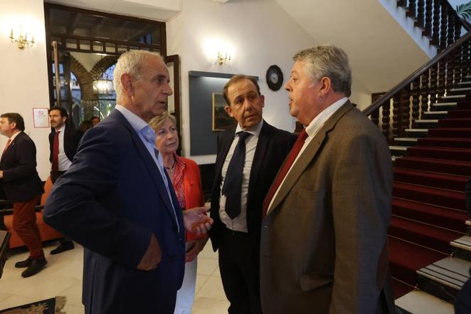 La ponencia de Jorge Dezcállar en Córdoba, en imágenes