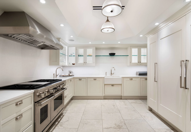 La mansión neoyorkina que perteneció a Gianni Versace. La mansión cuenta, también, con un avanzado sistema de seguridad, calefacción y aire acondicionado multizona, un sistema de música Kaleidoscope y un generador que garantiza electricidad y agua caliente incluso si hay un corte de luz.