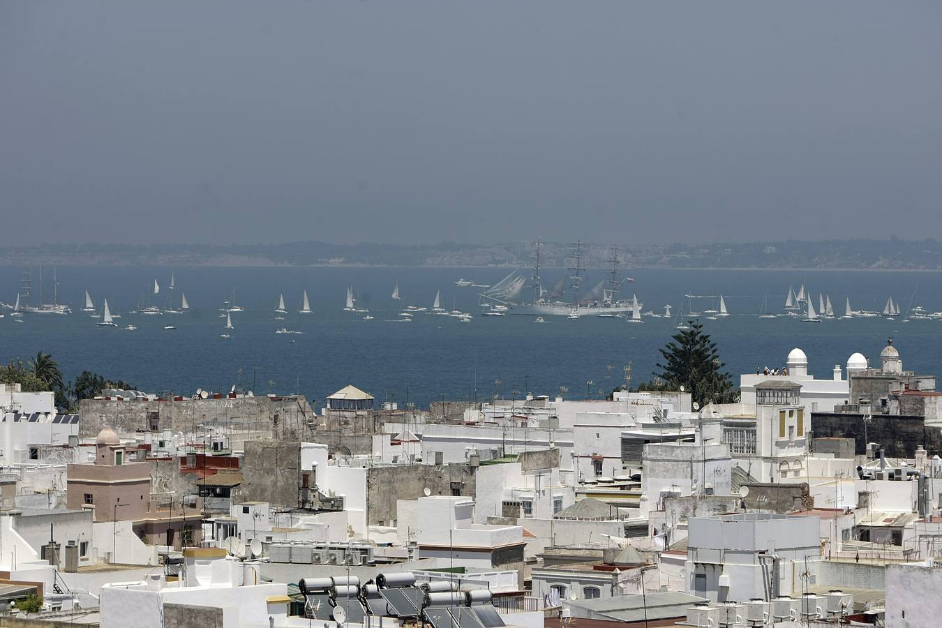 Imágenes para el recuerdo de las Regatas de los Grandes Veleros en Cádiz