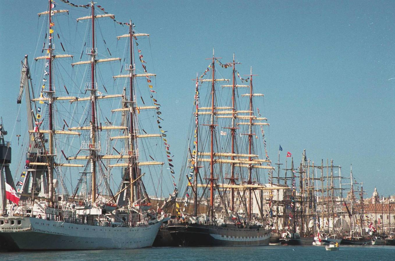 Imágenes para el recuerdo de las Regatas de los Grandes Veleros en Cádiz