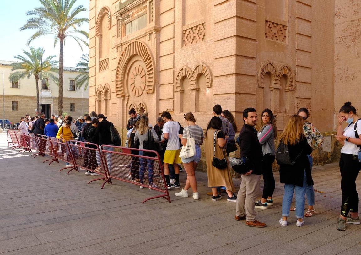 Fotos: los primeros que han comprado su entrada para el COAC 2022