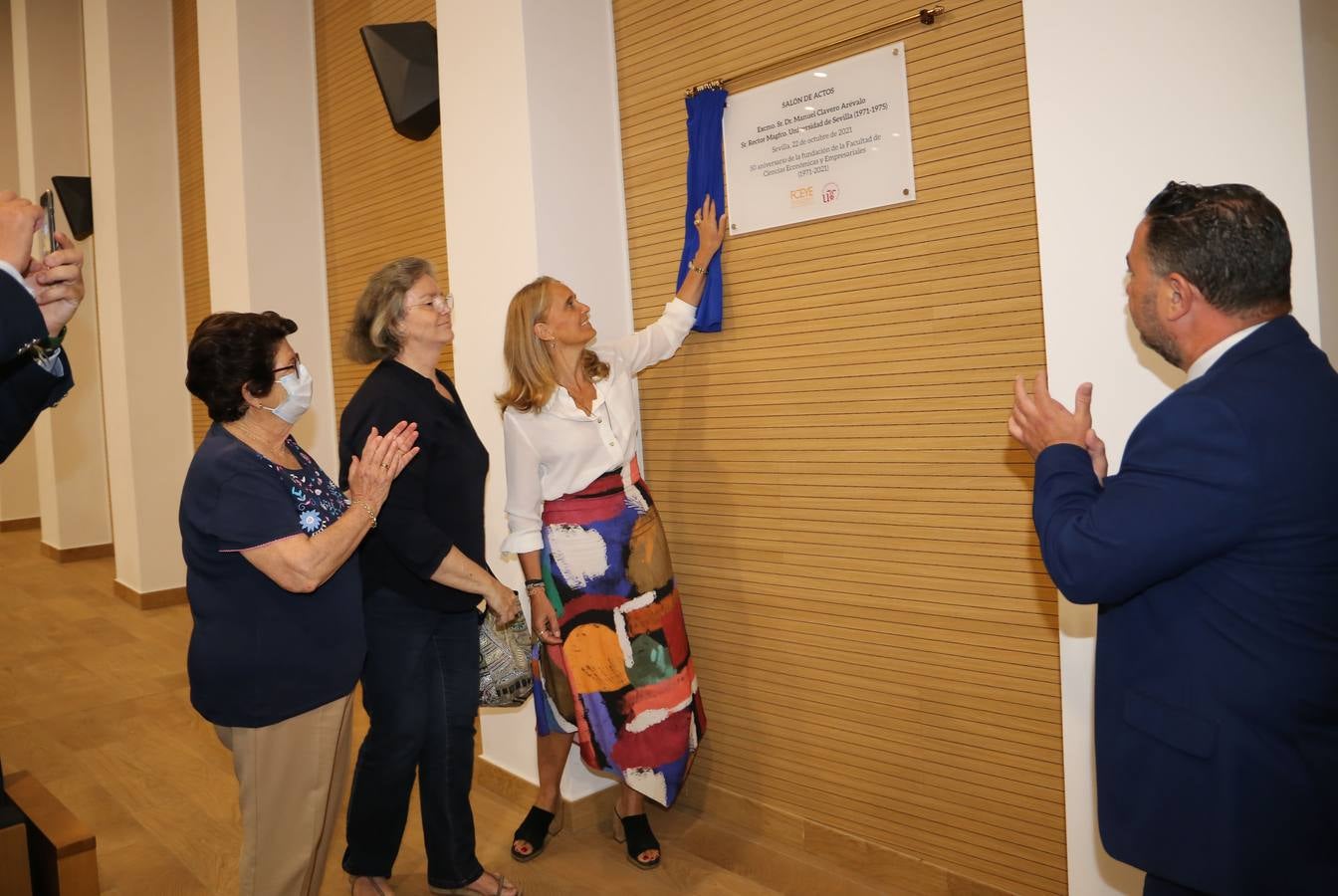 Acto de homenaje a los egresados ilustres de la facultad de Económicas y Empresariales de Sevilla. ROCÍO RUZ