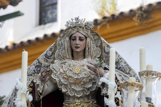 La procesión de la Virgen de la Paz en Córdoba, en imágenes