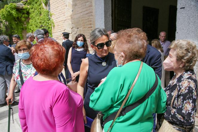 La alcaldesa, Milagros Tolón, en la romería. 