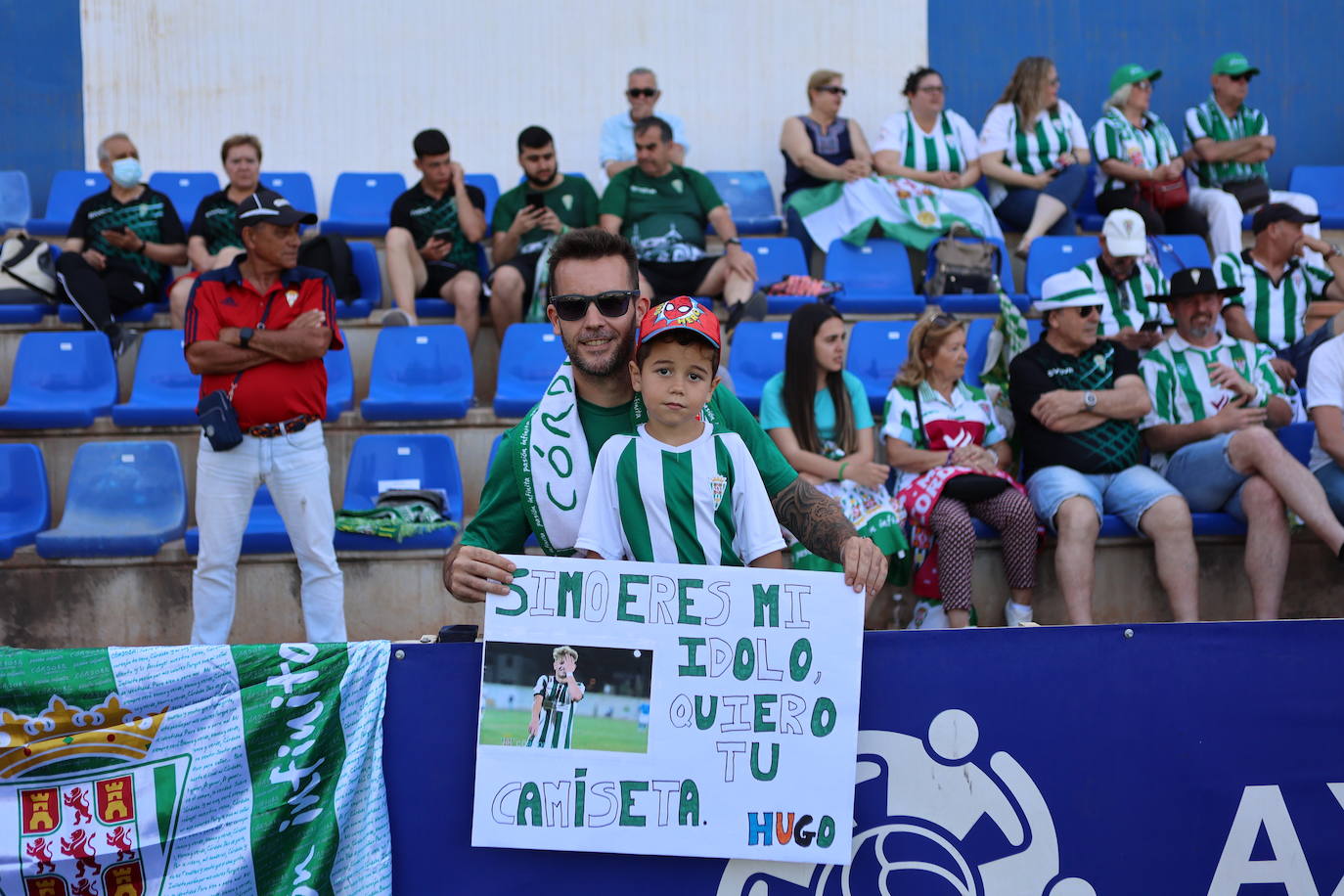 Las mejores jugadas y el ambiente cordobesista del Vélez CF - Córdoba CF, en imágenes