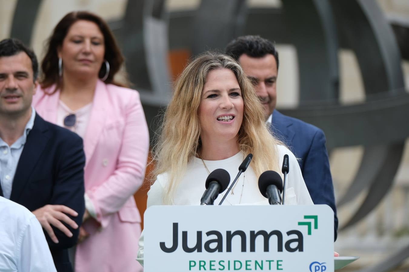 Fotos: Juanma presenta a sus 109 candidatos al Parlamento en Jerez