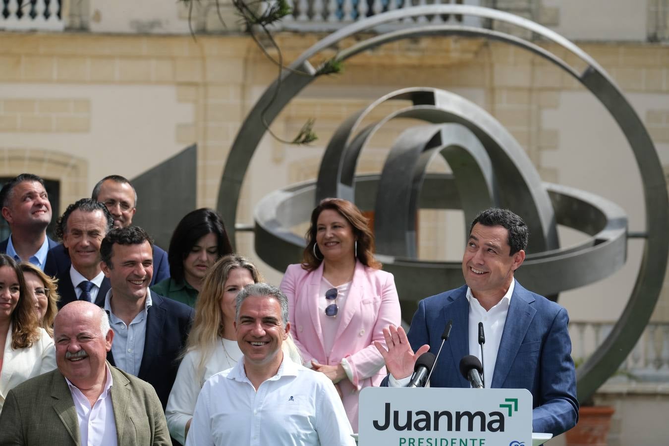 Fotos: Juanma presenta a sus 109 candidatos al Parlamento en Jerez