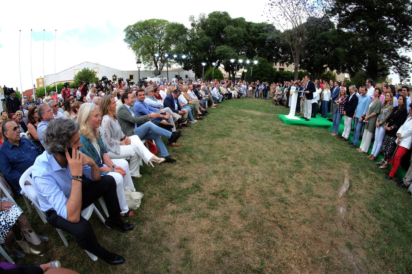 Fotos: Juanma presenta a sus 109 candidatos al Parlamento en Jerez