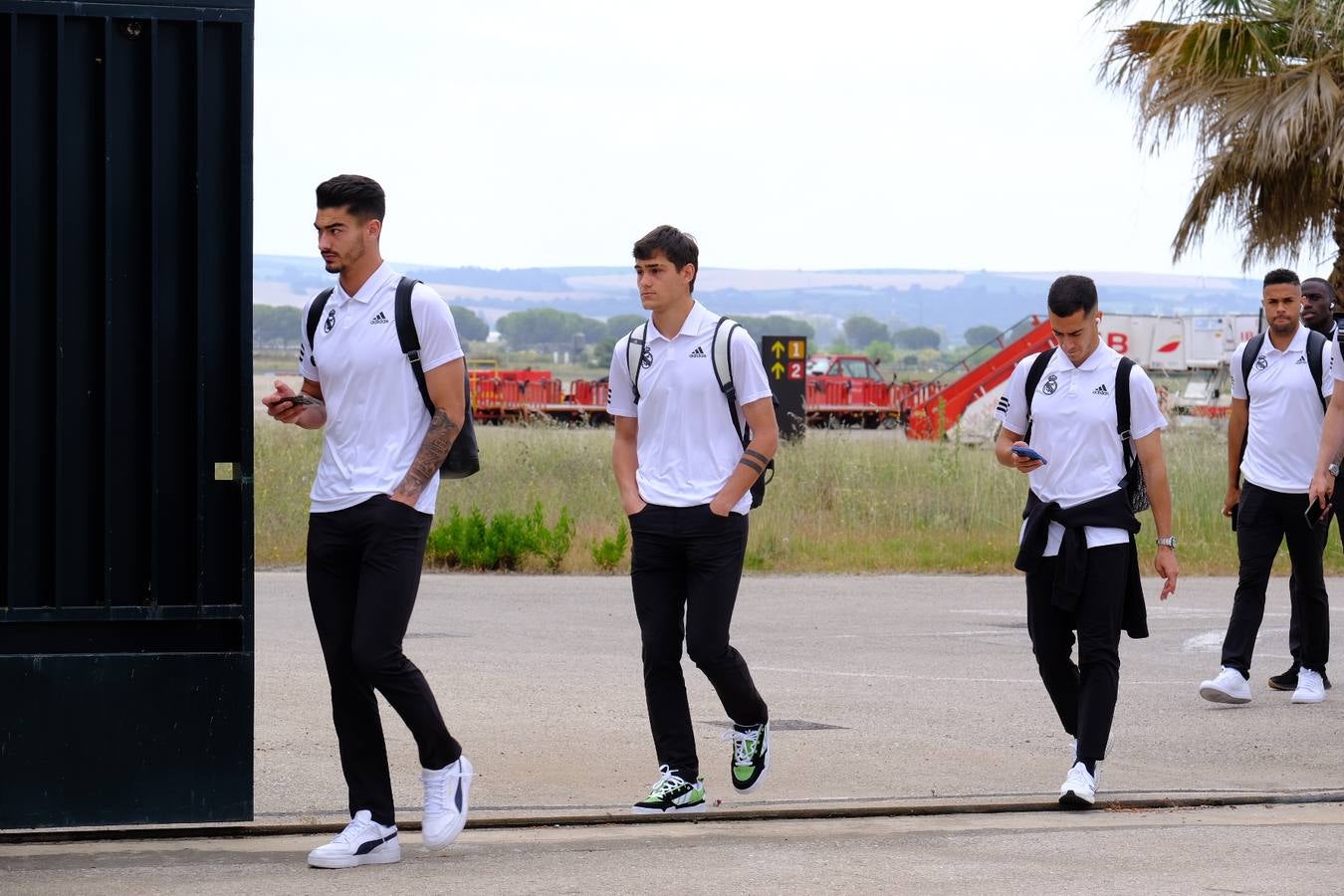 Fotos: El Real Madrid aterriza en Cádiz