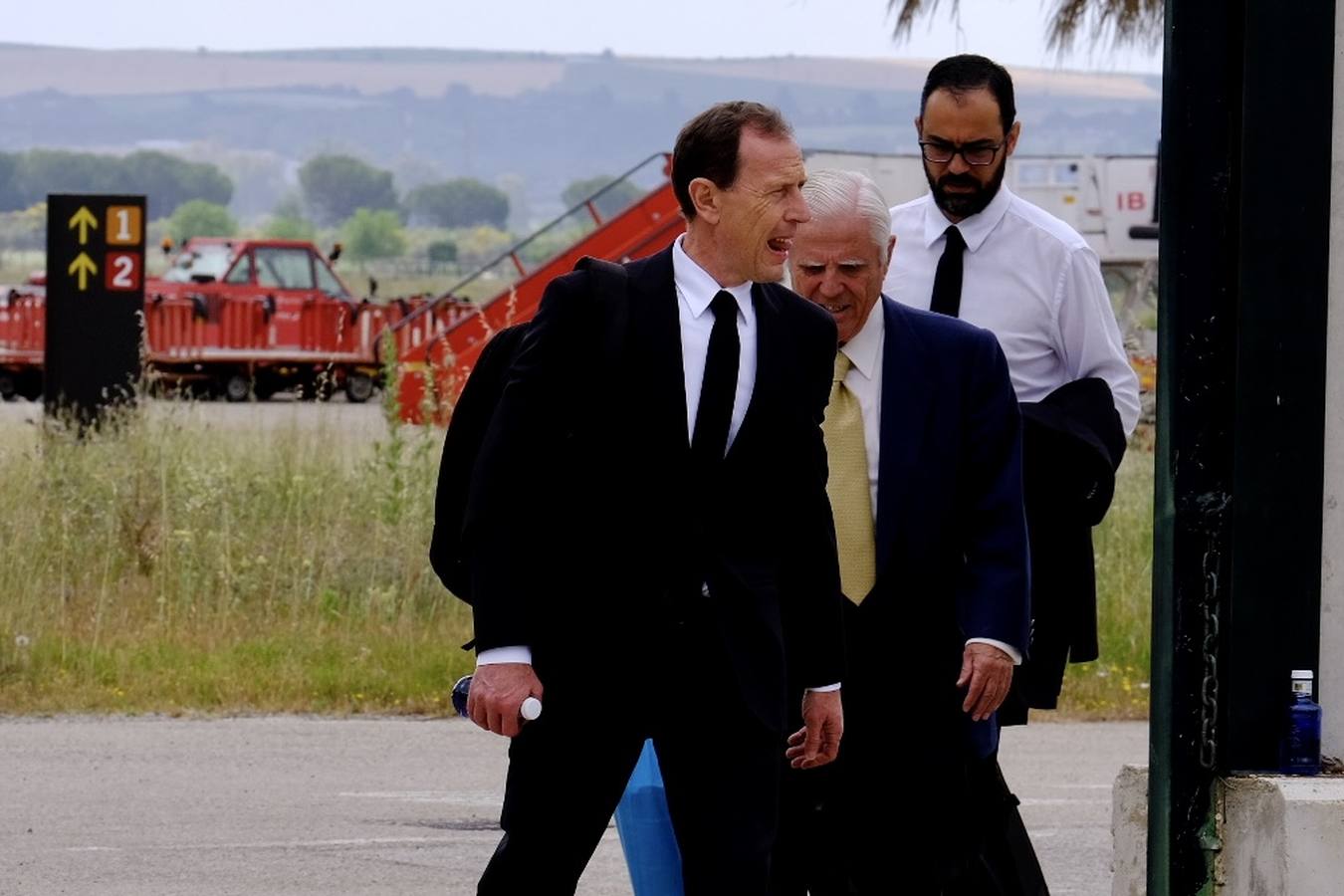 Fotos: El Real Madrid aterriza en Cádiz