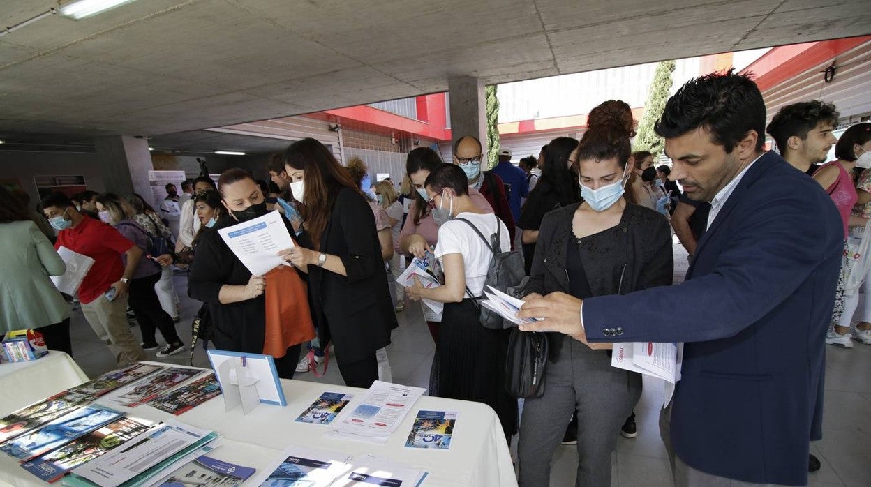 La Feria de Empleo del Polígono Sur de Sevilla abre sus puertas