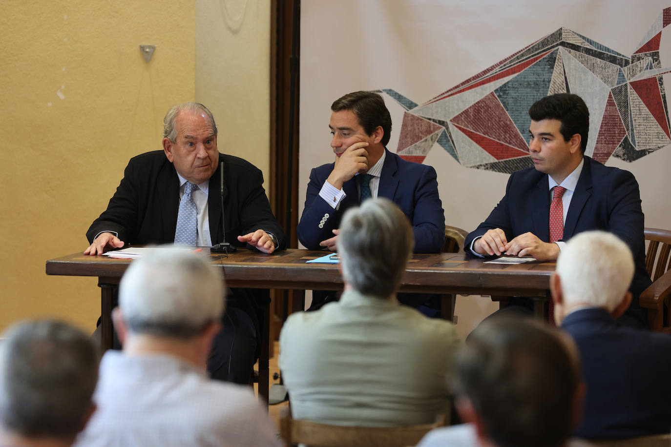 La conferencia sobre Antonio Bienvenida en Córdoba, en imágenes