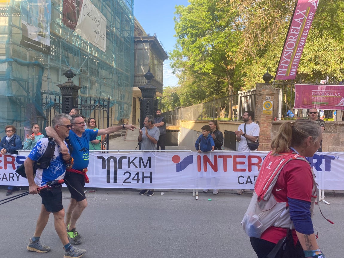 En imágenes: Así ha sido la vuelta de los 101 km en 24 horas de La Legión