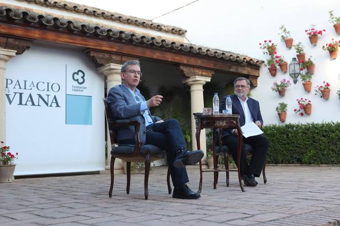 El Foro Cultural de ABC Córdoba con Santiago Posteguillo, en imágenes