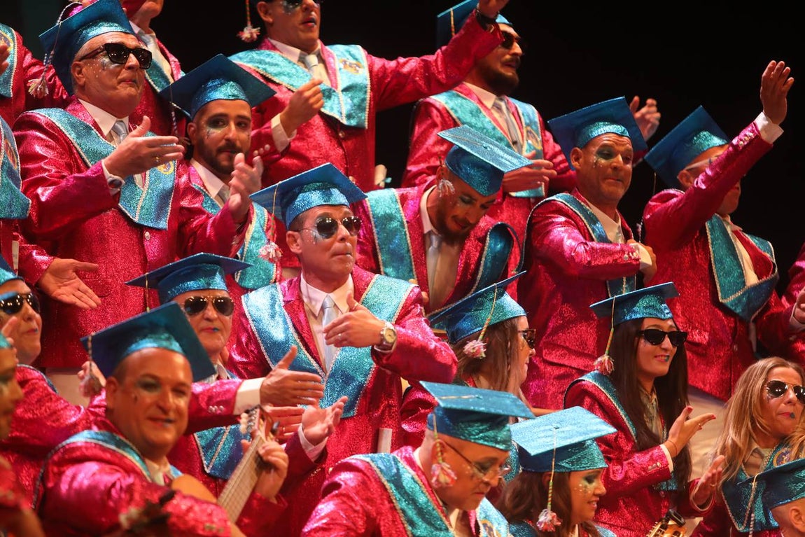 Fotos: Coro &#039;Carrera oficial&#039; en el COAC 2022. Carnaval de Cádiz