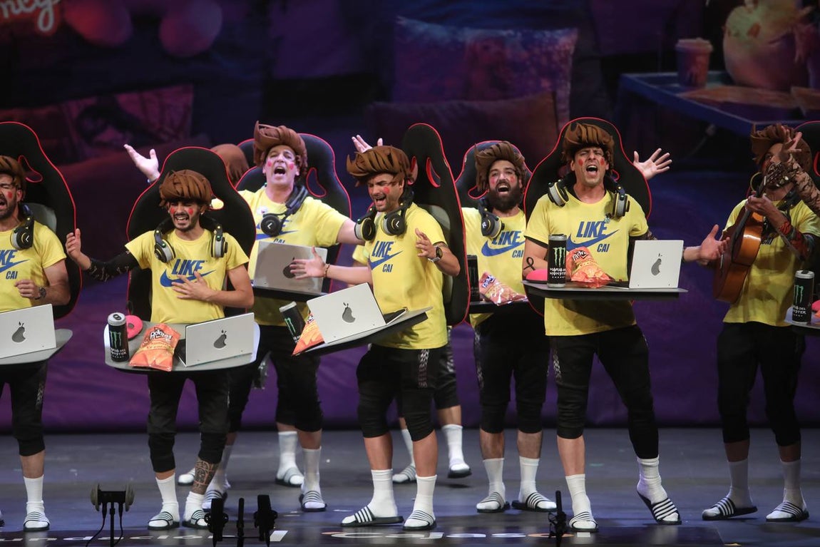 Fotos: Chirigota &#039;Los que comen de las visitas&#039; en COAC 2022. Carnaval de Cádiz