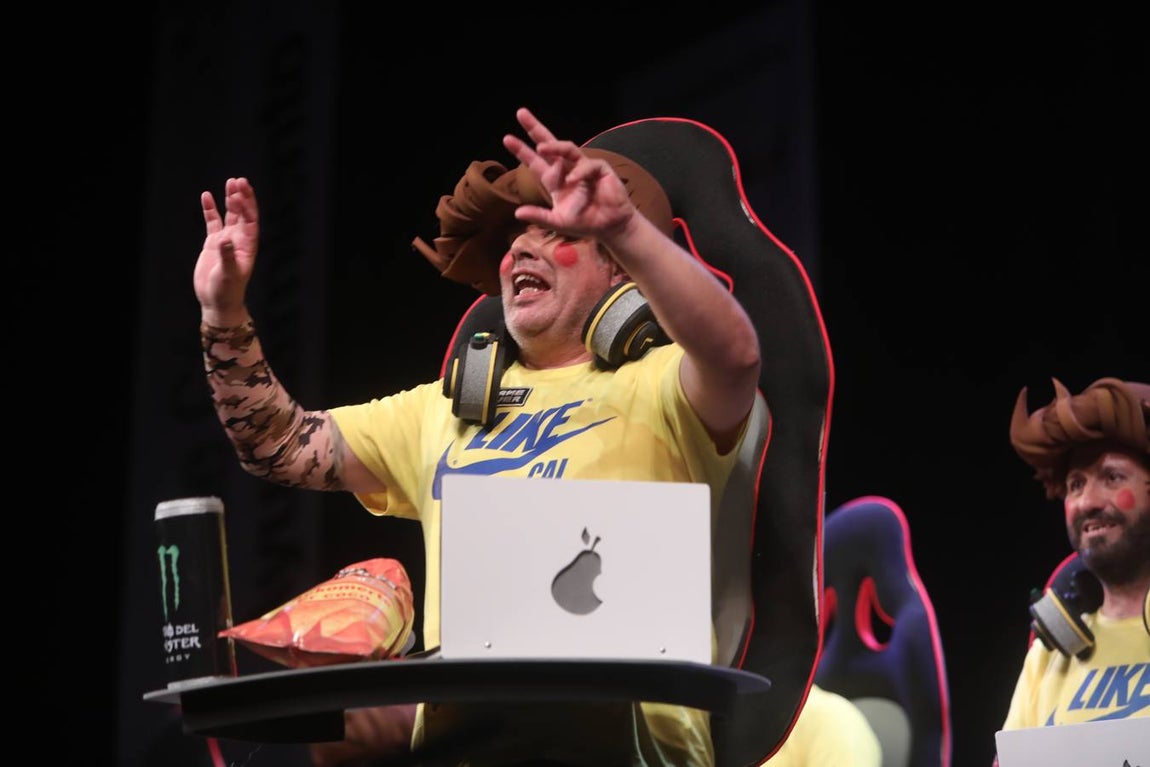 Fotos: Chirigota &#039;Los que comen de las visitas&#039; en COAC 2022. Carnaval de Cádiz