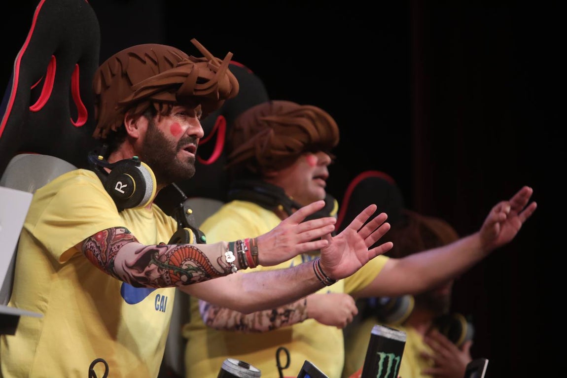 Fotos: Chirigota &#039;Los que comen de las visitas&#039; en COAC 2022. Carnaval de Cádiz