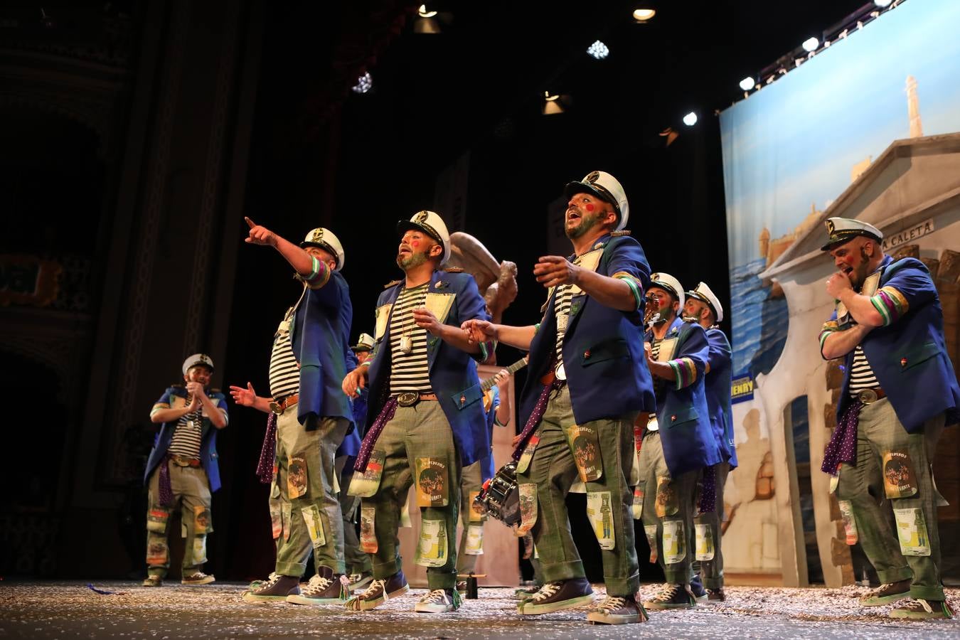 Fotos: Chirigota &#039;Los Paco Alga&#039; en el COAC 2022. Carnaval de Cádiz