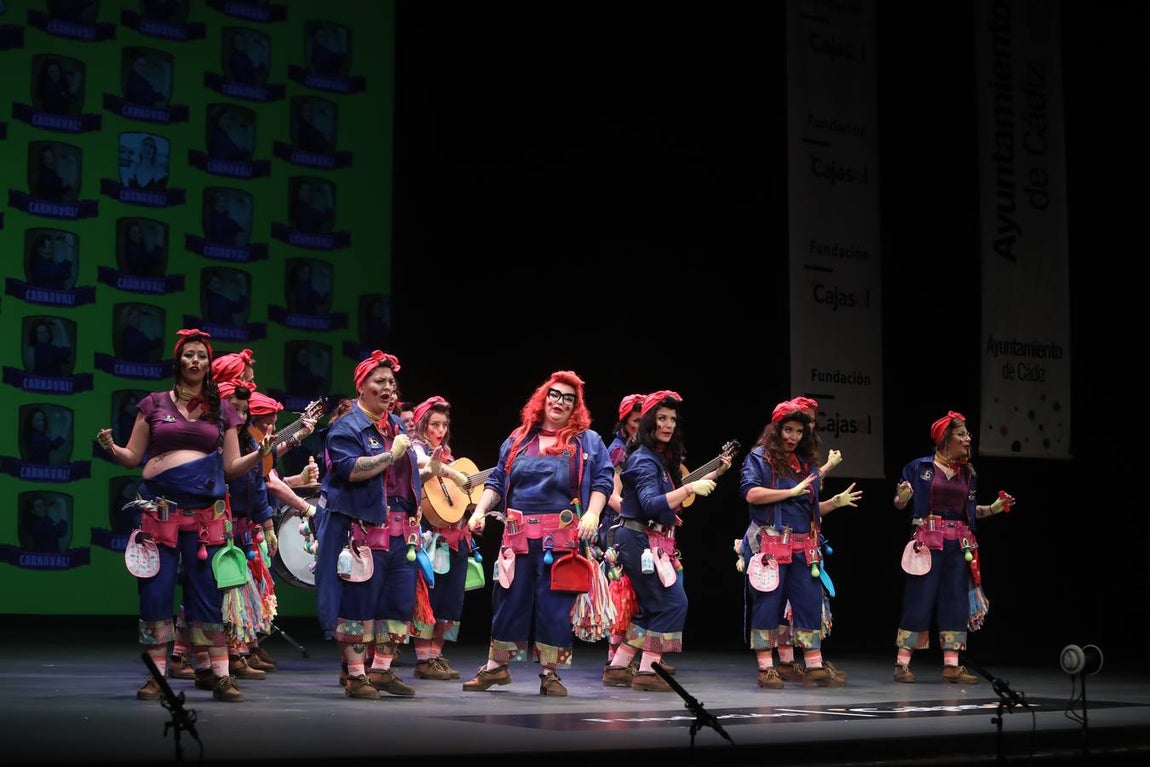 Fotos: Comparsa &#039;We can do... Carnaval&#039; en el COAC 2022. Carnaval de Cádiz