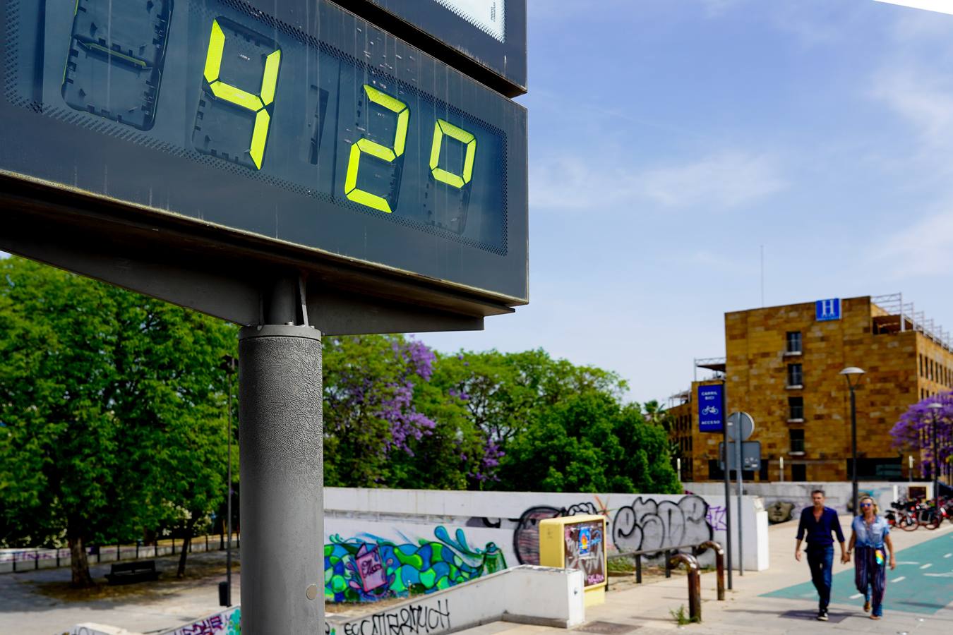 Sevilla alcanza temperaturas de pleno verano en mayo, en imágenes