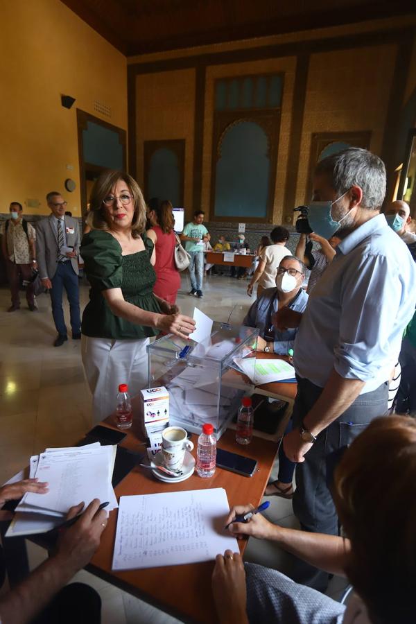 Las elecciones a rector en la Universidad de Córdoba, en imágenes