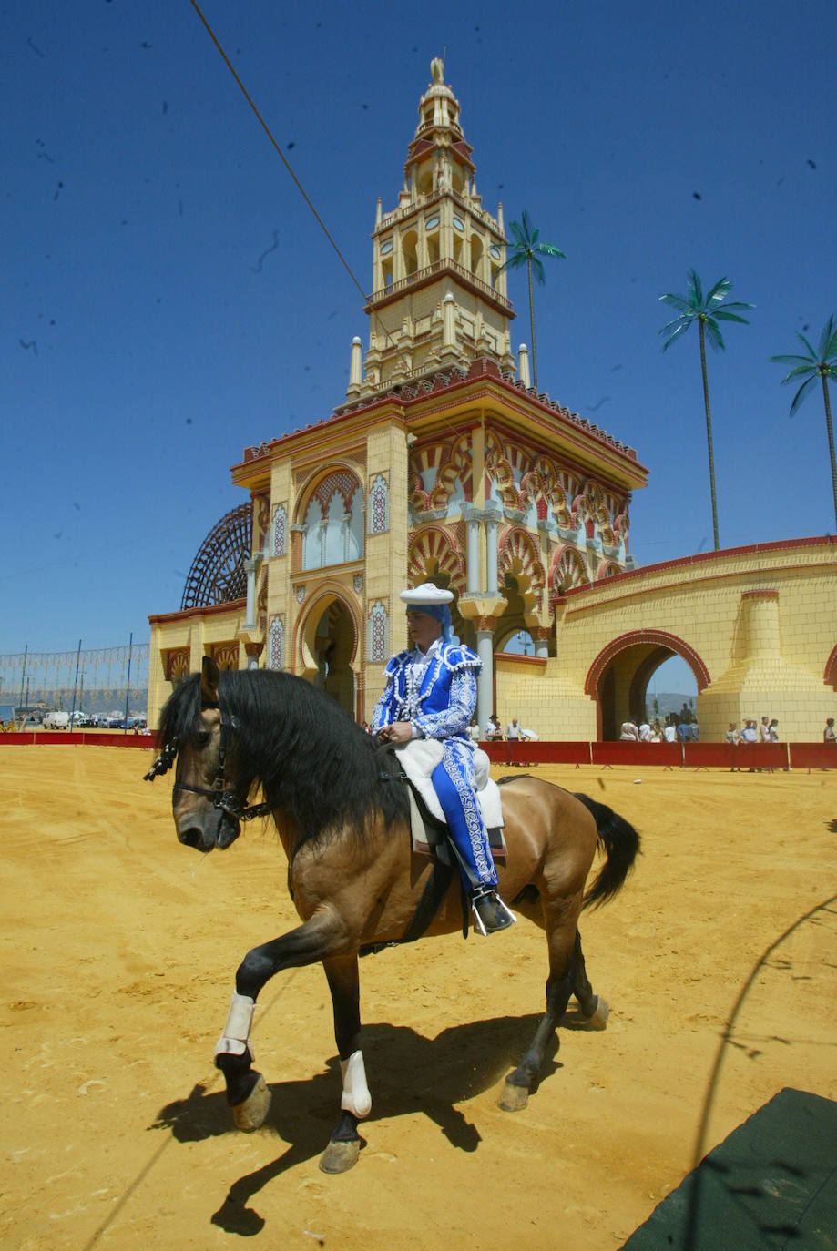 La evolución de la portada de la Feria de Córdoba en el Arenal, en imágenes
