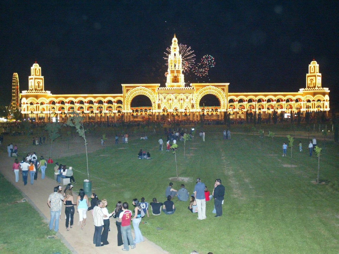La evolución de la portada de la Feria de Córdoba en el Arenal, en imágenes