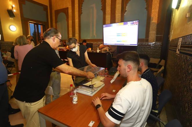 La victoria de Torralbo en las elecciones a rector de la UCO, en imágenes