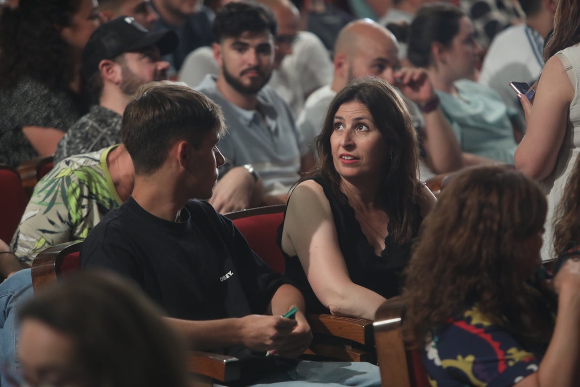 Fotos: Búscate en el Falla. Iván Alejo entre el público de la cuarta sesión del COAC 2022